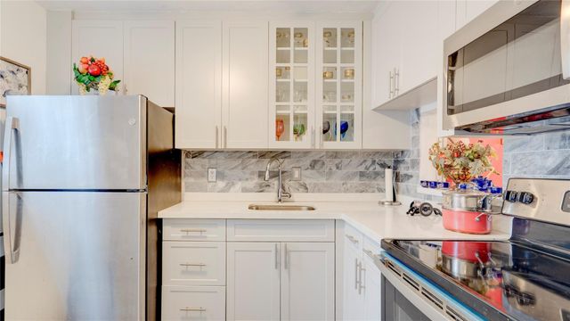 3150 Holiday Springs Boulevard 311, Margate, FL 33063