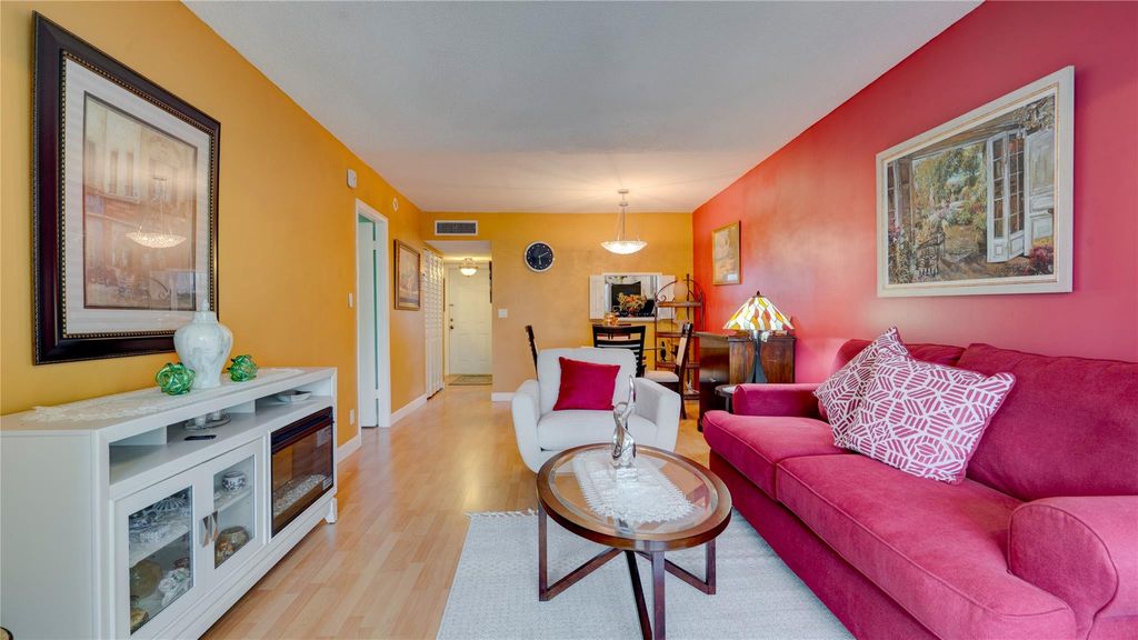 3150 Holiday Springs Boulevard 311, Margate, FL 33063