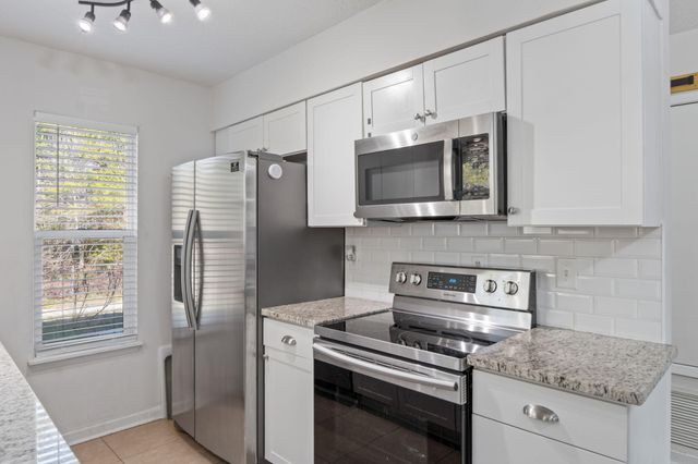 73 Kelly Way, Valparaiso, FL 32580