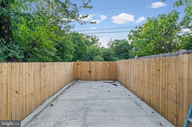 22 N GILMOR ST, Baltimore, MD 21223