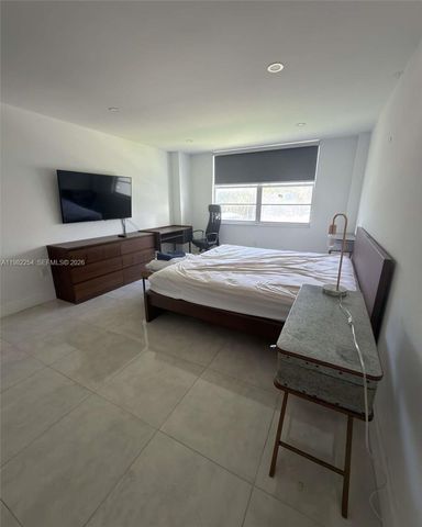 2851 NE 183rd St 212E, Aventura, FL 33160