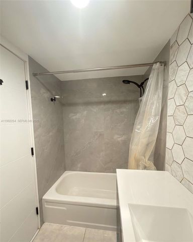 2851 NE 183rd St 212E, Aventura, FL 33160