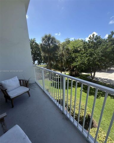 2851 NE 183rd St 212E, Aventura, FL 33160