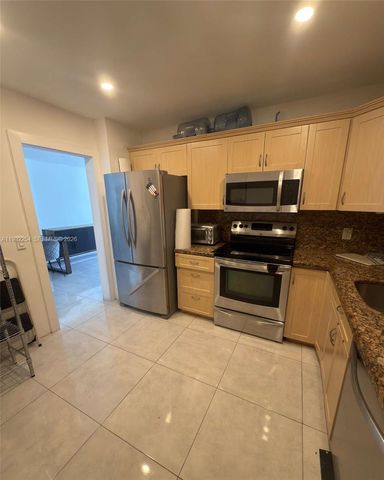 2851 NE 183rd St 212E, Aventura, FL 33160