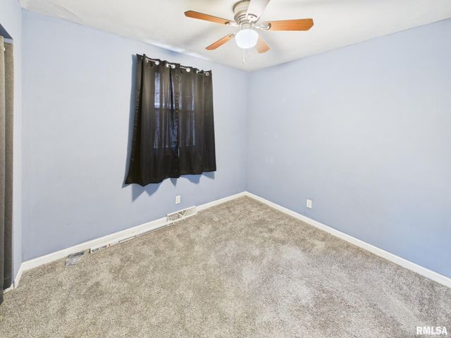 423 E JEFFERSON Street, Riverton, IL 62561