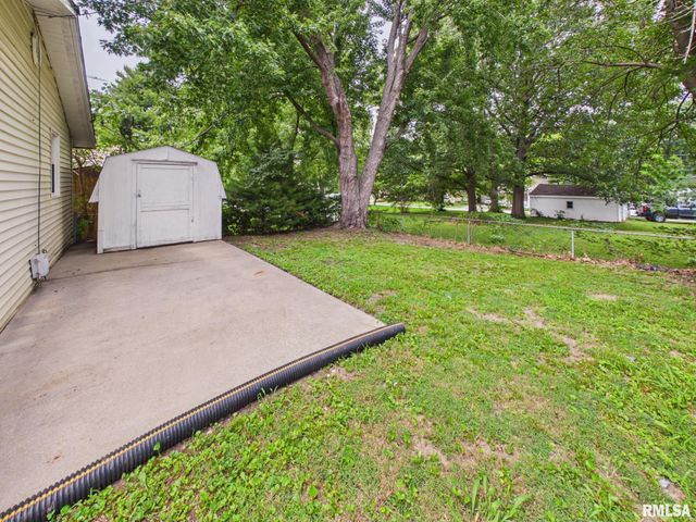 423 E JEFFERSON Street, Riverton, IL 62561