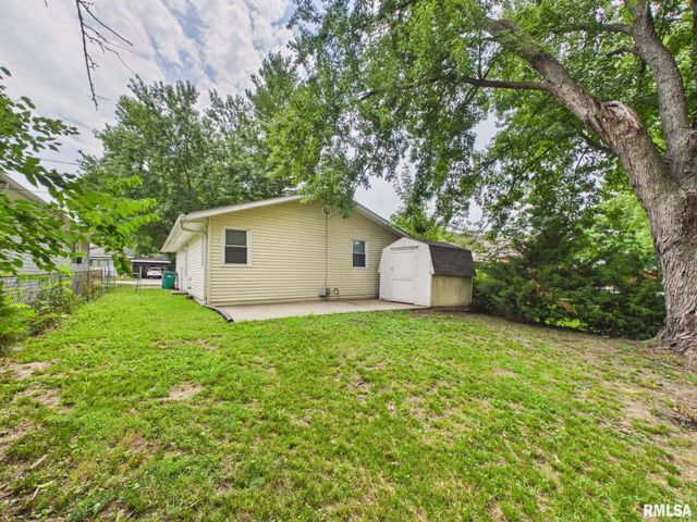 423 E JEFFERSON Street, Riverton, IL 62561