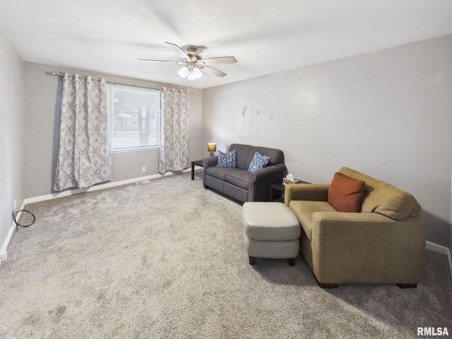 423 E JEFFERSON Street, Riverton, IL 62561