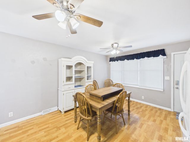 423 E JEFFERSON Street, Riverton, IL 62561