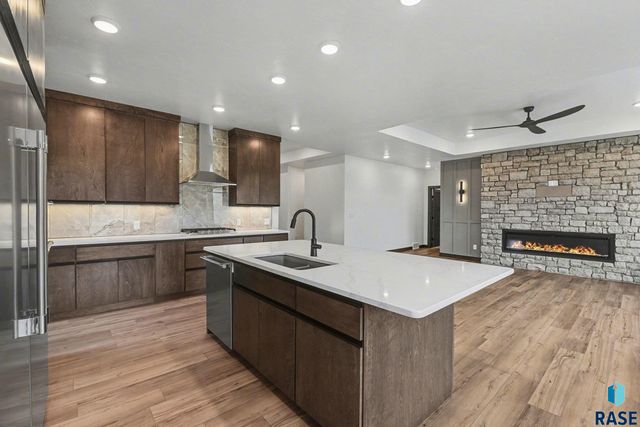 825 N Sylvan Dr Drive, Sioux Falls, SD 57110