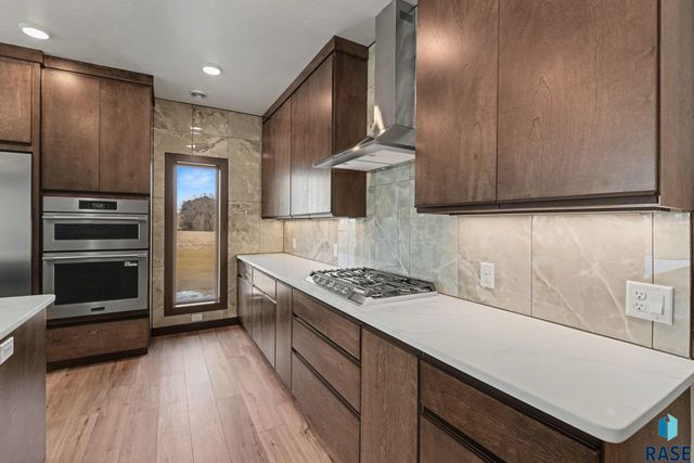 825 N Sylvan Dr Drive, Sioux Falls, SD 57110