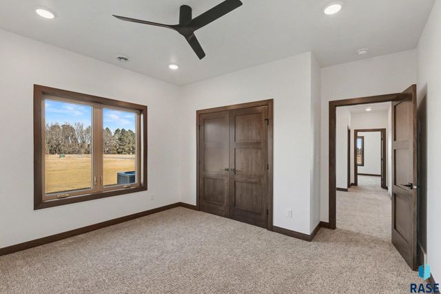 825 N Sylvan Dr Drive, Sioux Falls, SD 57110