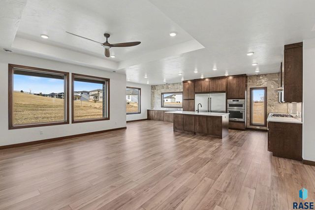 825 N Sylvan Dr Drive, Sioux Falls, SD 57110