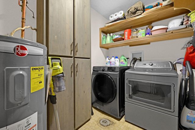 6558 Maple Way, Galloway, OH 43119