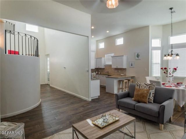 9753 Peaceful Valley Drive, El Paso, TX 79927