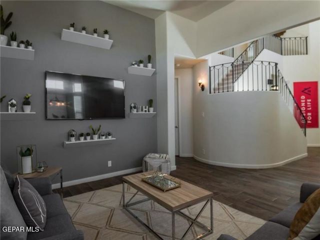 9753 Peaceful Valley Drive, El Paso, TX 79927