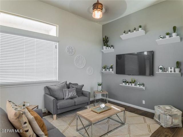 9753 Peaceful Valley Drive, El Paso, TX 79927