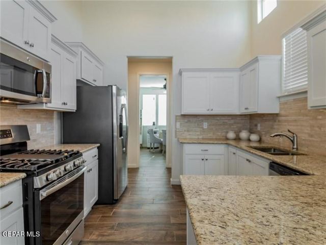 9753 Peaceful Valley Drive, El Paso, TX 79927