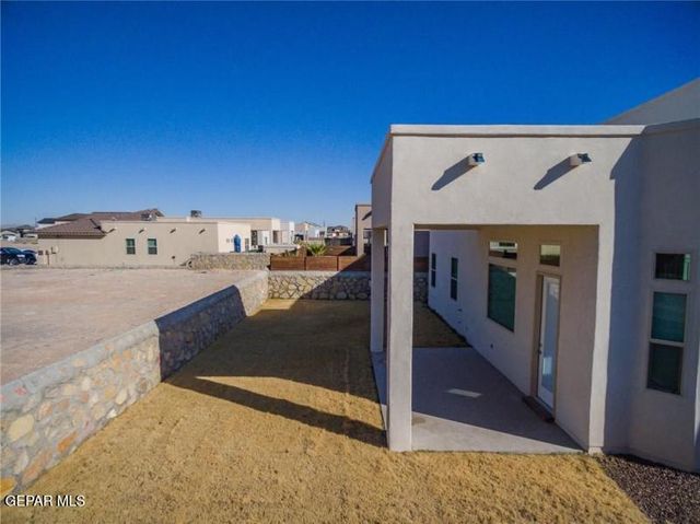 9753 Peaceful Valley Drive, El Paso, TX 79927