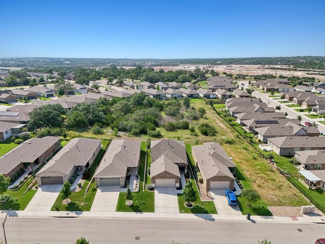 709 Kitty Hawk RD, Georgetown, TX 78633