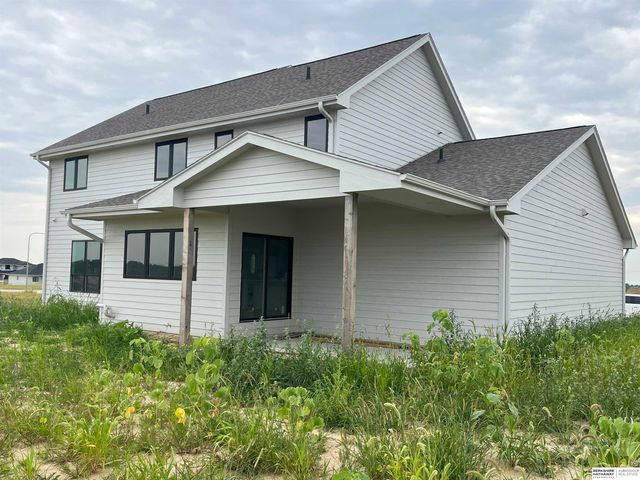 10805 S 221st Avenue, Gretna, NE 68028