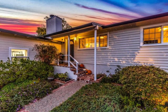 2504 Hastings Avenue, Redwood City, CA 94061