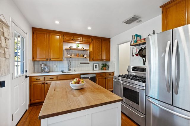 2504 Hastings Avenue, Redwood City, CA 94061