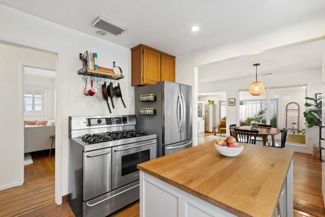 2504 Hastings Avenue, Redwood City, CA 94061