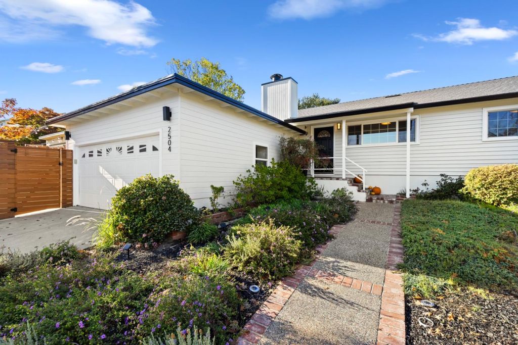 2504 Hastings Avenue, Redwood City, CA 94061