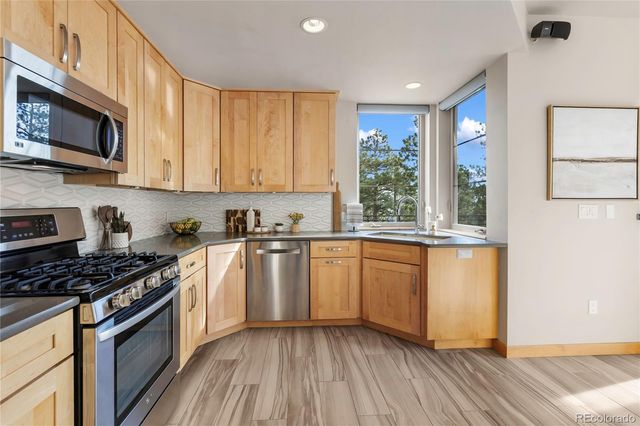 6015 Waterfall Loop, Manitou Springs, CO 80829