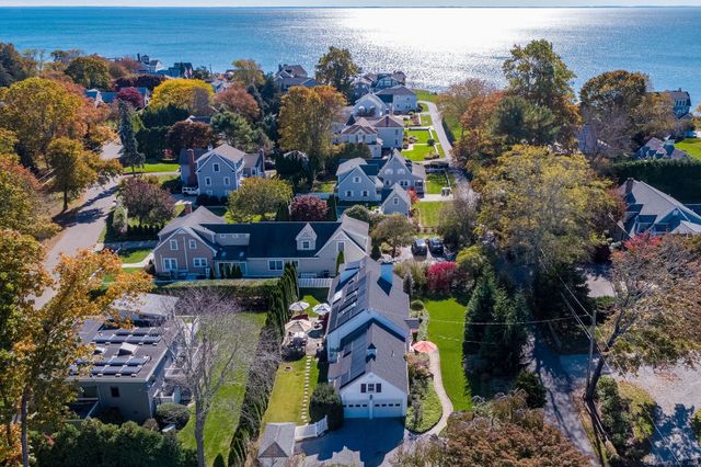 35 Hotchkiss Lane, Madison, CT 06443