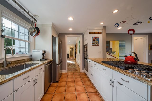 35 Hotchkiss Lane, Madison, CT 06443