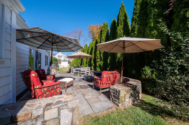 35 Hotchkiss Lane, Madison, CT 06443