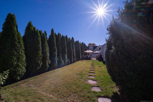 35 Hotchkiss Lane, Madison, CT 06443