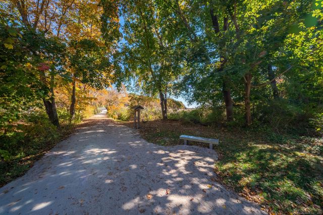 35 Hotchkiss Lane, Madison, CT 06443