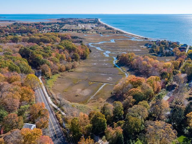 35 Hotchkiss Lane, Madison, CT 06443