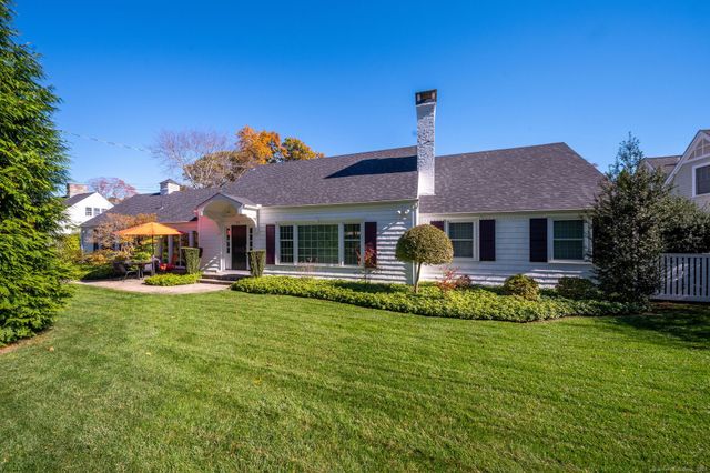 35 Hotchkiss Lane, Madison, CT 06443