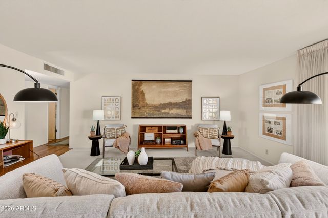 5910 E EDGEMONT Avenue, Scottsdale, AZ 85257