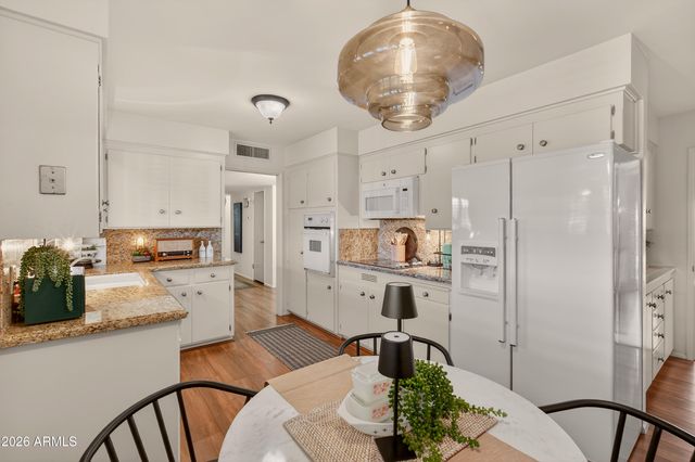 5910 E EDGEMONT Avenue, Scottsdale, AZ 85257