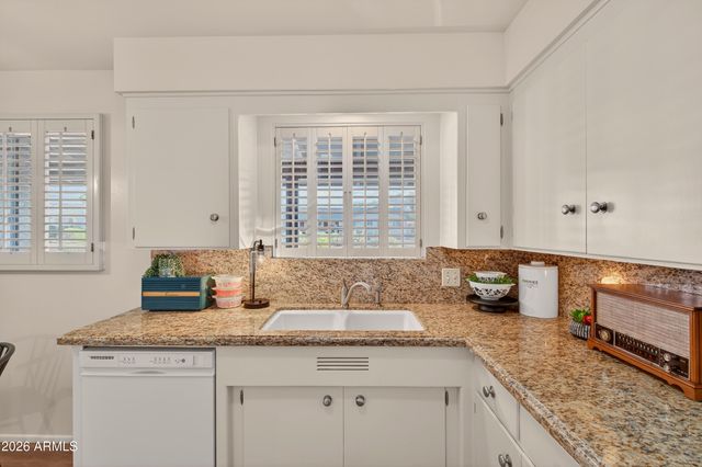 5910 E EDGEMONT Avenue, Scottsdale, AZ 85257