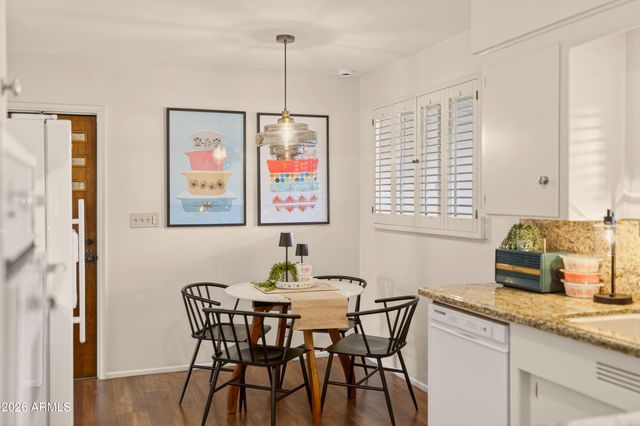 5910 E EDGEMONT Avenue, Scottsdale, AZ 85257