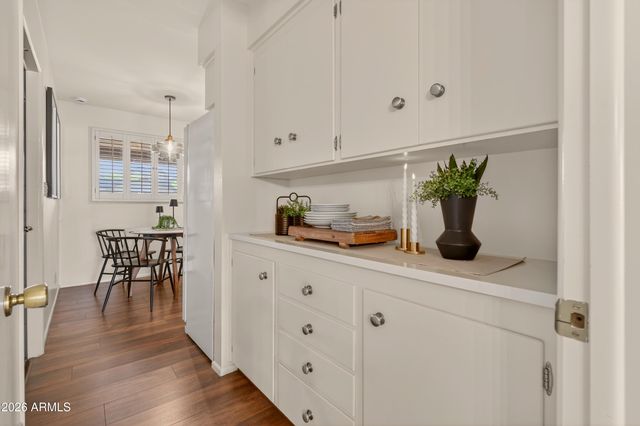 5910 E EDGEMONT Avenue, Scottsdale, AZ 85257