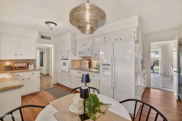 5910 E EDGEMONT Avenue, Scottsdale, AZ 85257