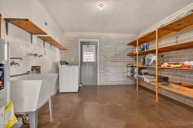 5910 E EDGEMONT Avenue, Scottsdale, AZ 85257