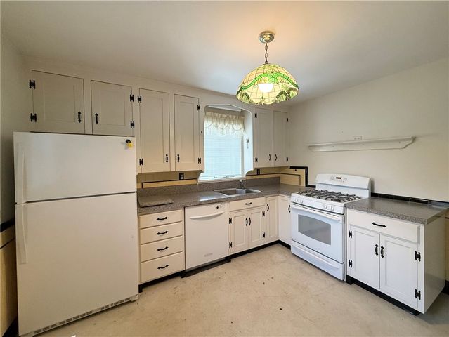 27 Shean Street, Cranston, RI 02920