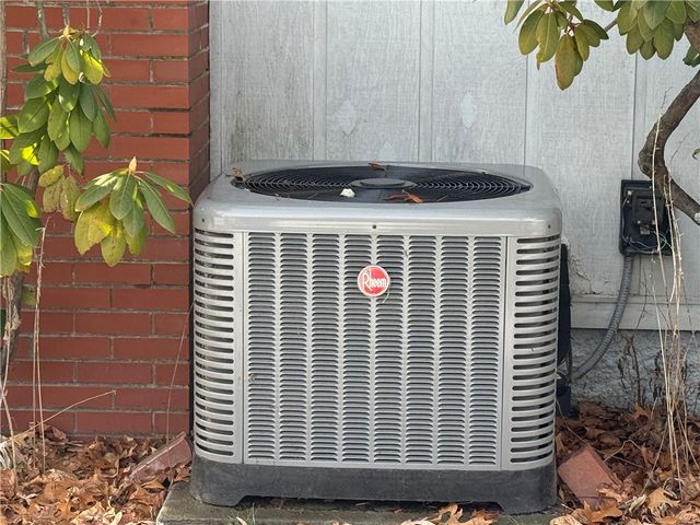 27 Shean Street, Cranston, RI 02920