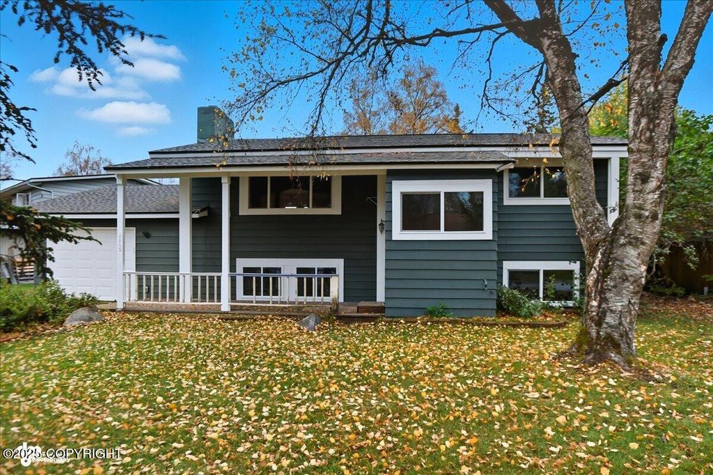 3305 Briarcliff Drive, Anchorage, AK 99508