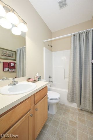 4287 Greenway Trail Street NW, Massillon, OH 44647