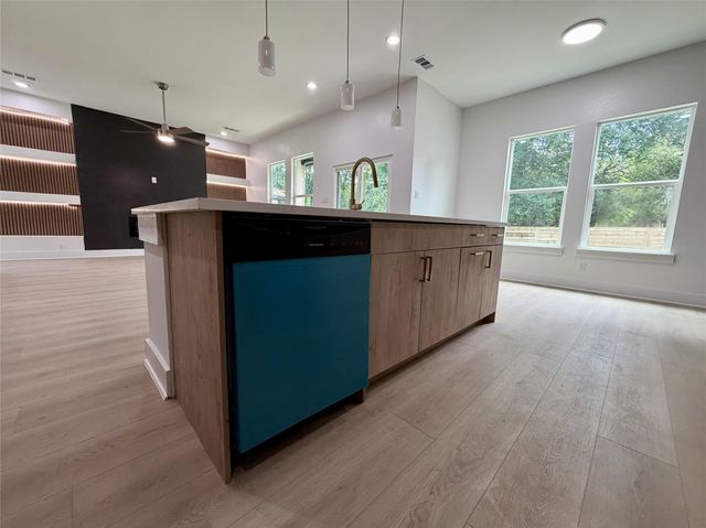 2823 Curvilinear Court, Dallas, TX 75227
