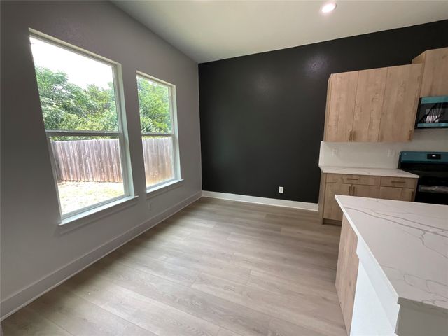 2823 Curvilinear Court, Dallas, TX 75227